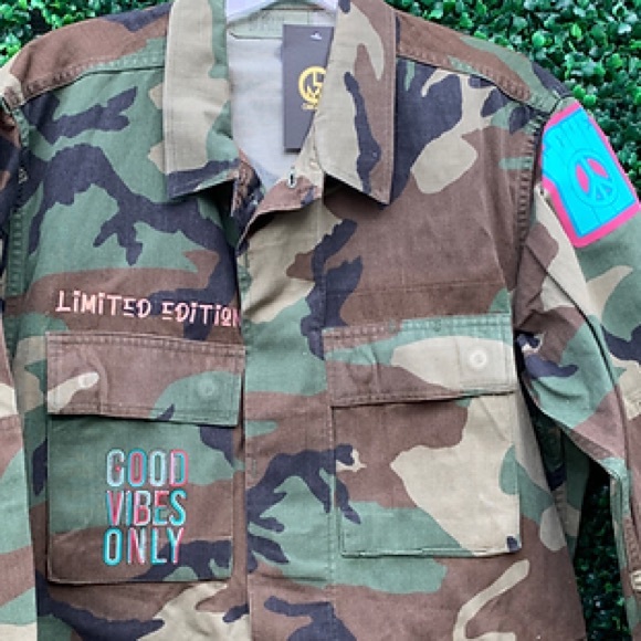 SOLD Peace: Vintage Camo BDU Jacket - Picture 3 of 8